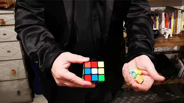 Rubik Gone (Rubik's Cube) by Juan Pablo Magic